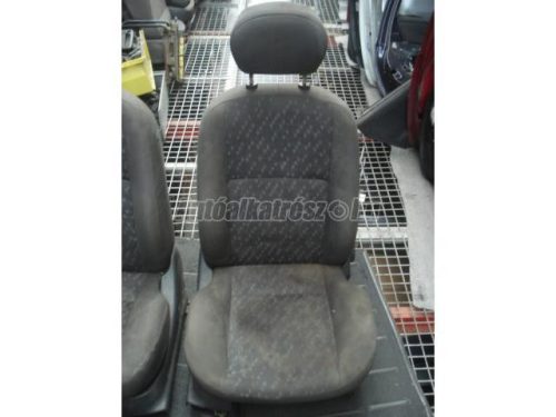 FORD FOCUS - 2000 - ülés