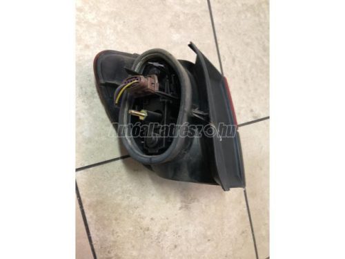 hátsó lámpa
