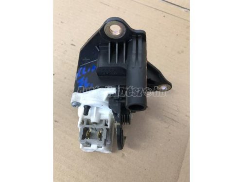 csomagtér ajtó zár nyitó