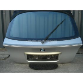 hátsó csomagtérajtó