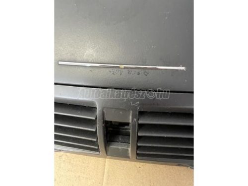 SKODA OCTAVIA - 2005 - középső szellőzők +box