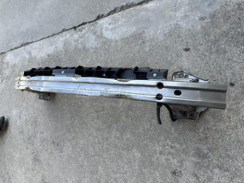 lökhárító merevítő