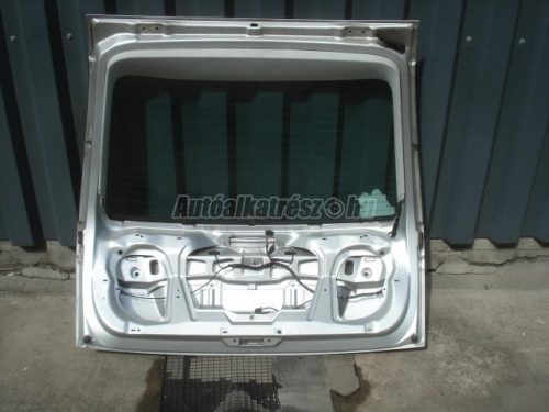 csomagtér ajtó