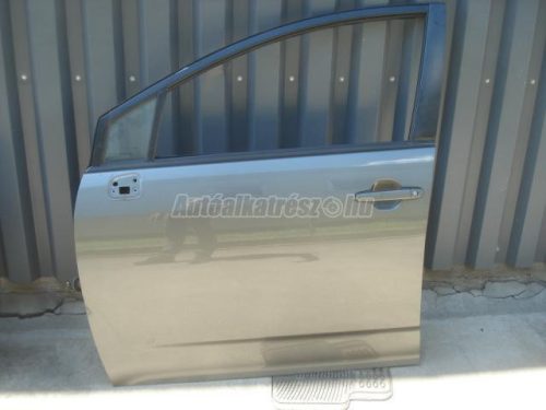 TOYOTA COROLLA VERSO - 2006 - ajtó
