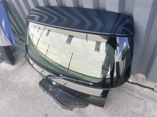 hátsó csomagtér ajtó