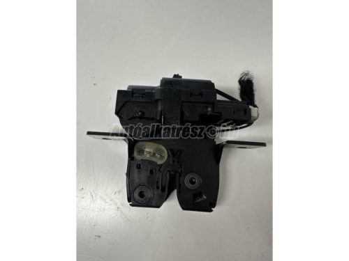 csomagtér ajtó zárszerkezet