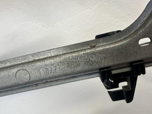 ablakemelő szerkezet