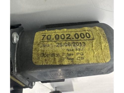 motoros ablakemelő szerkezet