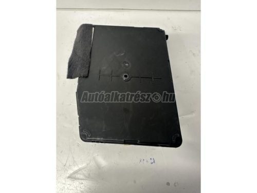 RENAULT MEGANE - 2004 - 8200309689 - biztosítéktábla