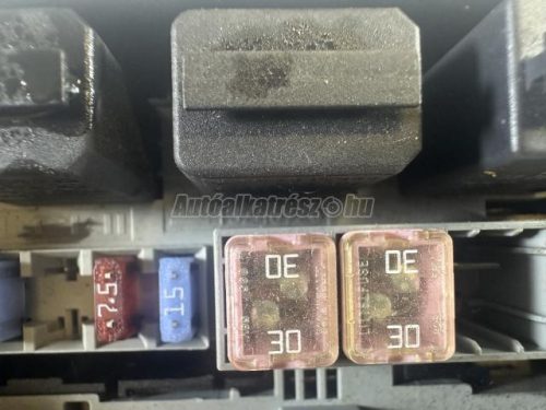 OPEL CORSA D - 2011 - 13246926  - biztosítéktábla