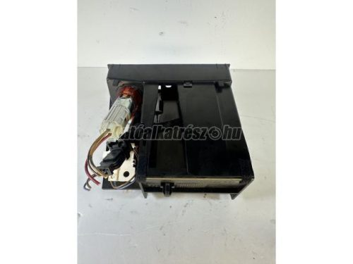 AUDI A3 - 2002 - 8L0857951 - hamutartó