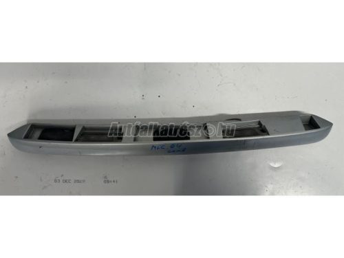 csomagtér ajtó kilincs