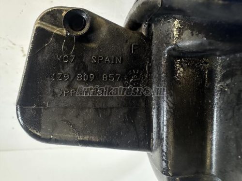 SKODA OCTAVIA - 2011 - 1Z9809857 - tanksapka