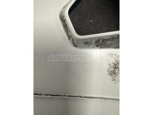 SUZUKI  dísztárcsa