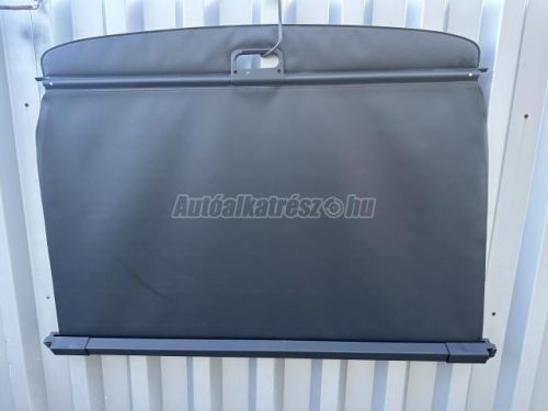 csomagtér roló