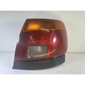AUDI A4 - 1997 -  8D0945096 - lámpa