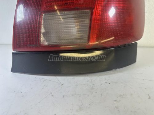 AUDI A4 - 1997 -  8D0945096 - lámpa