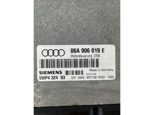 AUDI A3 - 2002 - 06A906019E - motorvezérlő elektronika