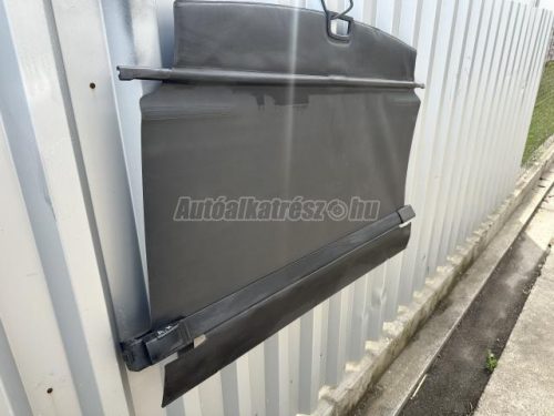 csomagtér roló